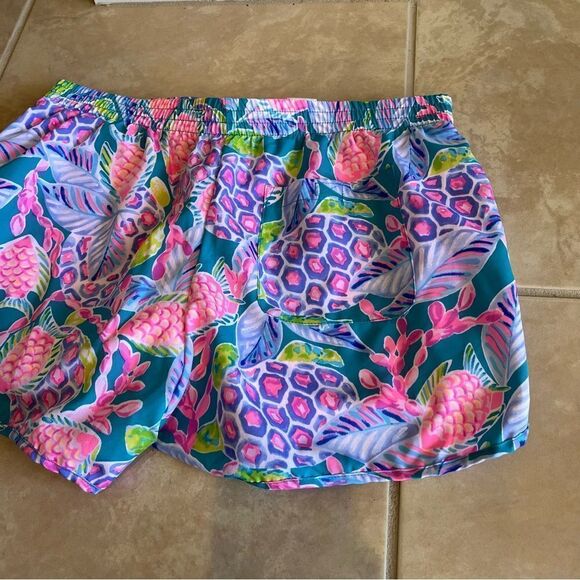 Lilly Pulitzer Ocean Trail Shorts In Maldives Green Turtle Wave - Picture 8 of 15